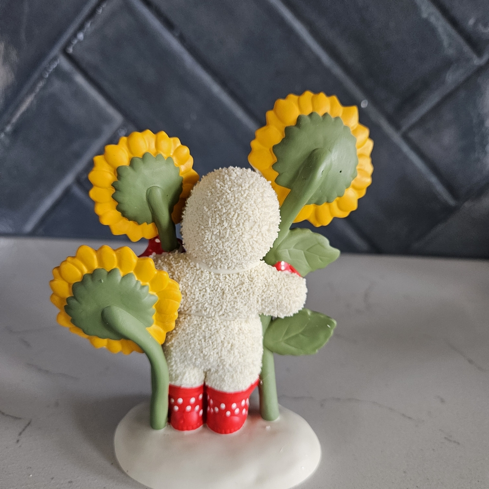 Sunflower Figurine with Red Polka Dot Boots - Picture 2 of 2